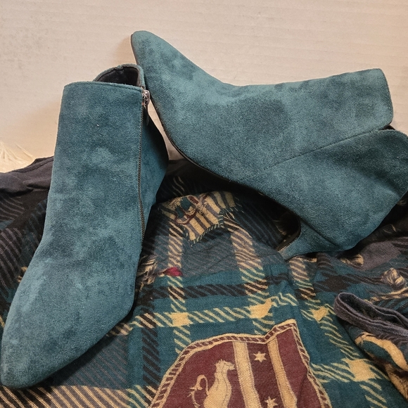 Emerald Green Booties. - Picture 9 of 10